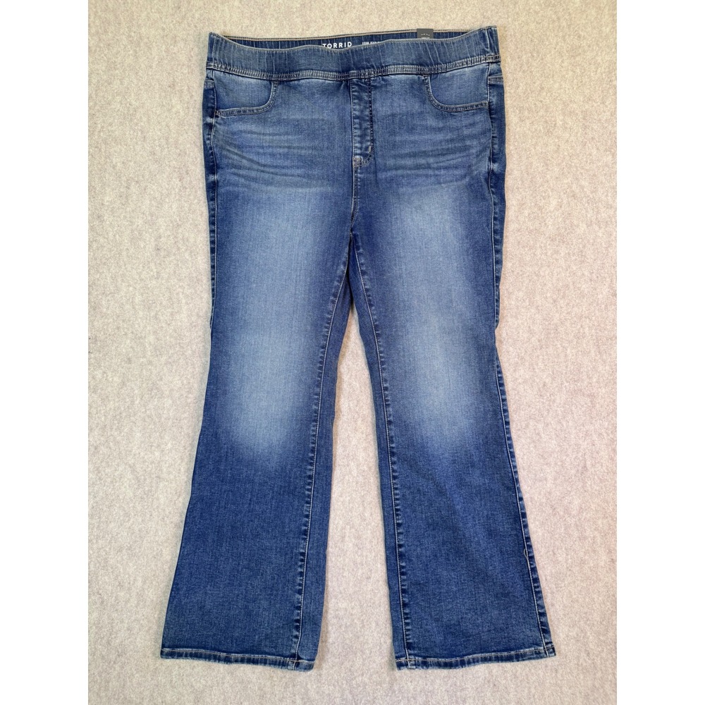 Torrid Lean Jean Slim Boot Super Soft Jeans Medium Wash Pull On 2S 2 Short NEW
